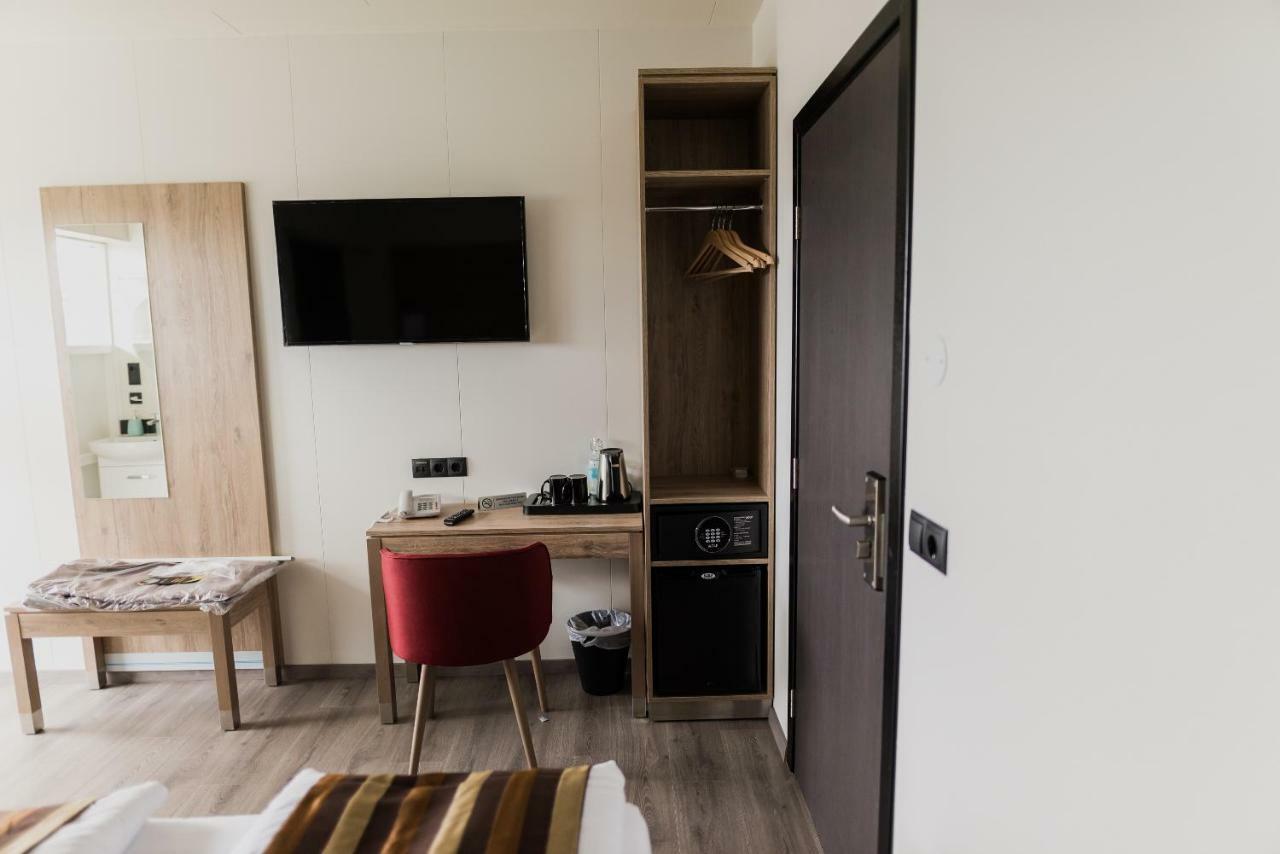 Hotel Duus By Keflavik Airport Exteriör bild
