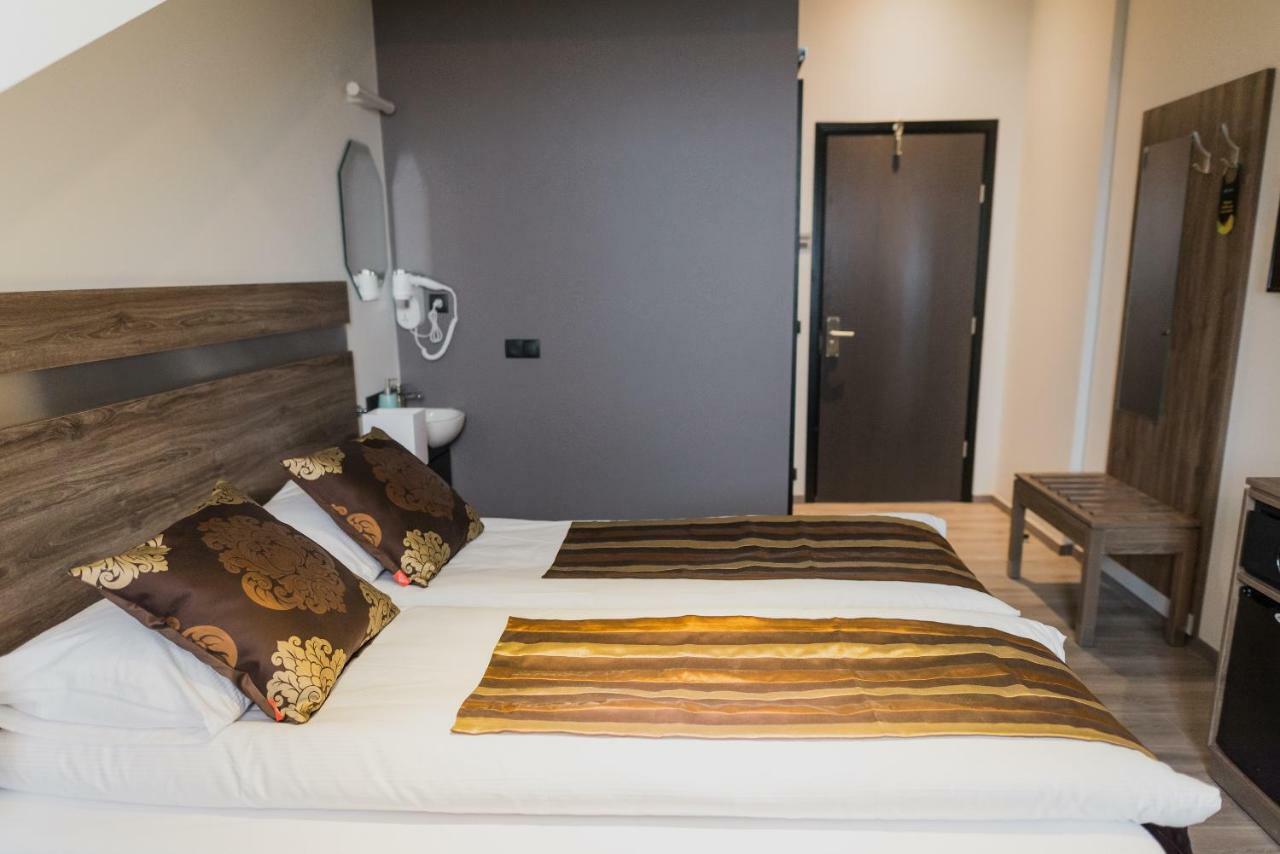 Hotel Duus By Keflavik Airport Exteriör bild